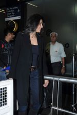 Sushmita Sen snapped at international airport in Mumbai on 11th Dec 2012 (1).JPG